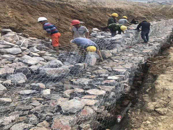 8號(hào)鉛絲籠護(hù)腳擋墻