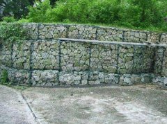 河道防洪鍍鋅覆塑石籠網(wǎng)廠家有什么規(guī)格的？